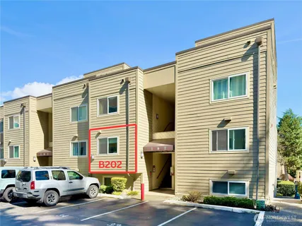 $249,000 | 5834 Northeast 75th Street, Unit B202, Seattle, WA 98115