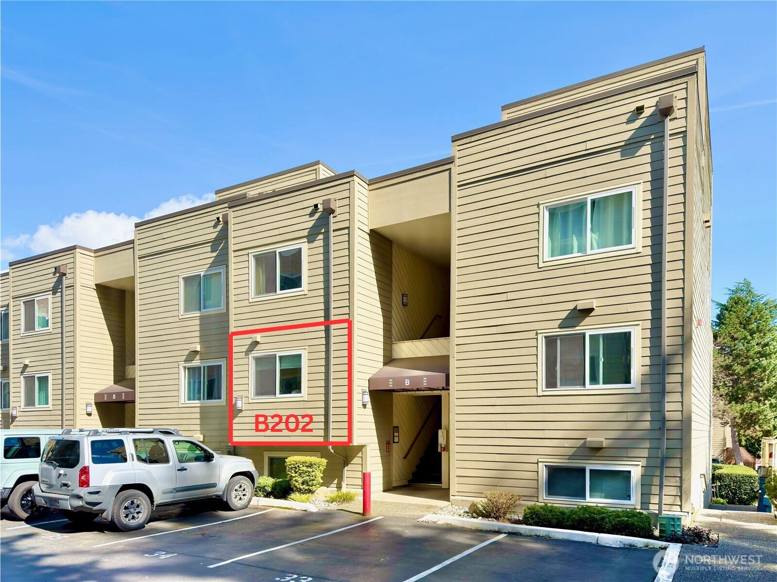 5834 Northeast 75th Street, Unit B202 Seattle, WA 98115 - Photo 6 of 36