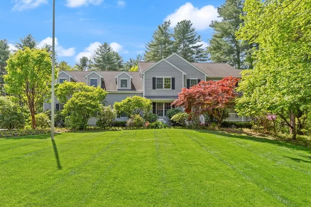 $1,395,000 | 29 Stop River Road, Norfolk, MA 02056
