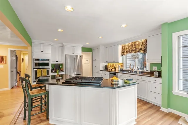 $1,395,000 | 29 Stop River Road, Norfolk, MA 02056