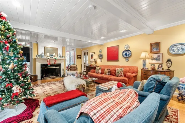 $1,395,000 | 29 Stop River Road, Norfolk, MA 02056