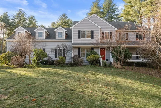 $1,395,000 | 29 Stop River Road, Norfolk, MA 02056