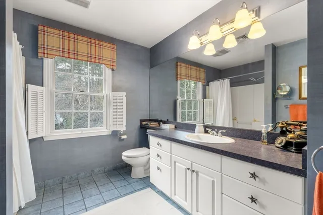 $1,395,000 | 29 Stop River Road, Norfolk, MA 02056