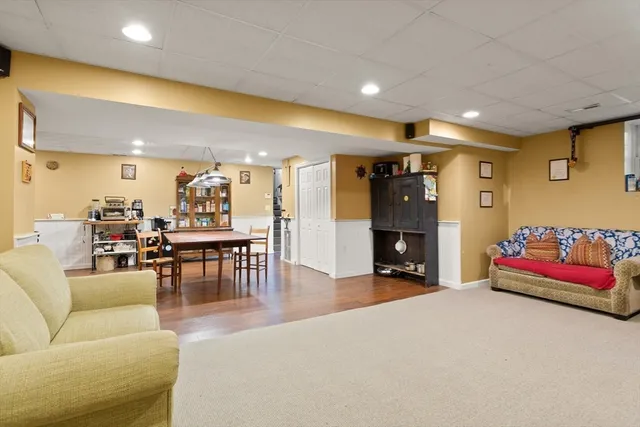 $1,395,000 | 29 Stop River Road, Norfolk, MA 02056