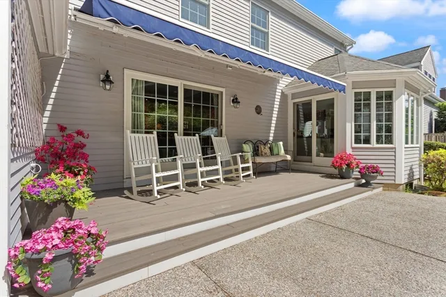 $1,395,000 | 29 Stop River Road, Norfolk, MA 02056