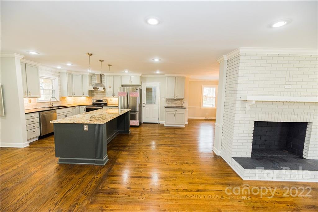 926 Meadow Lakes Road Rock Hill, SC 29732 - Photo 8 of 33