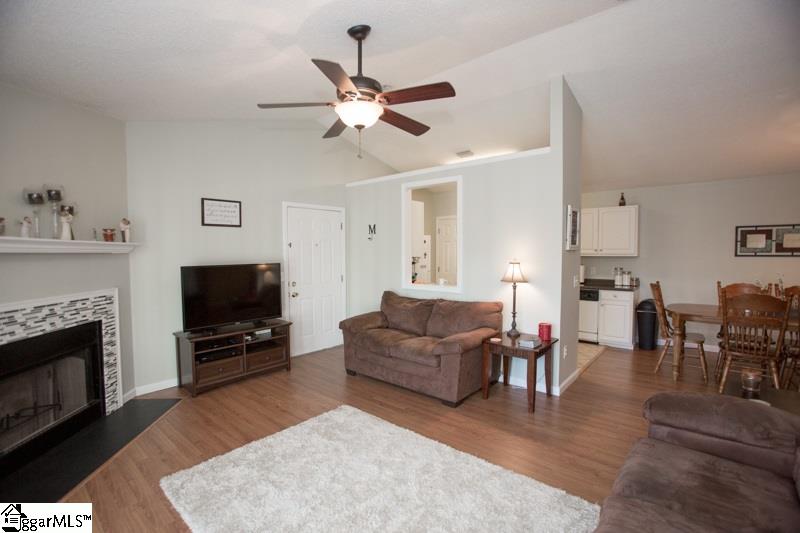 208 Pelham Square Way Greer, SC 29650 - Photo 4 of 17 Gallery Image 4