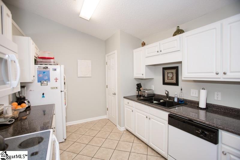 208 Pelham Square Way Greer, SC 29650 - Photo 5 of 17 Gallery Image 5