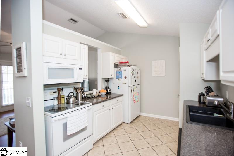 208 Pelham Square Way Greer, SC 29650 - Photo 6 of 17 Gallery Image 6