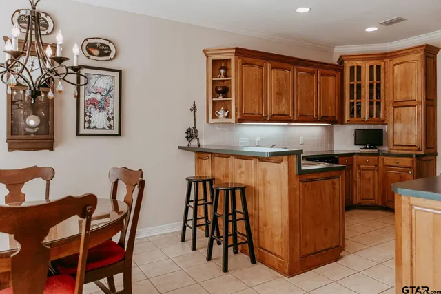 $349,900 | 634 Whiteoak Lane, Tyler, TX 75703