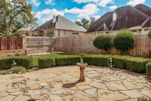 $349,900 | 634 Whiteoak Lane, Tyler, TX 75703