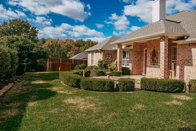 $349,900 | 634 Whiteoak Lane, Tyler, TX 75703