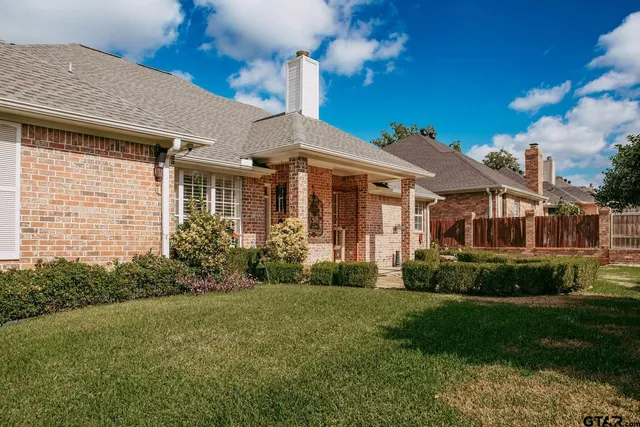 $349,900 | 634 Whiteoak Lane, Tyler, TX 75703