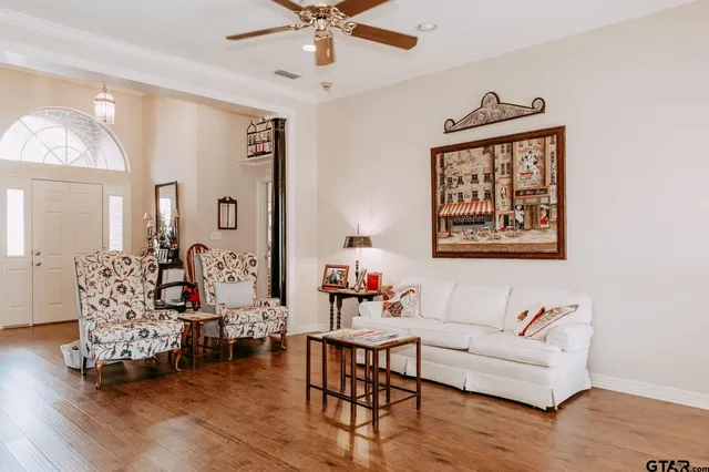 $349,900 | 634 Whiteoak Lane, Tyler, TX 75703