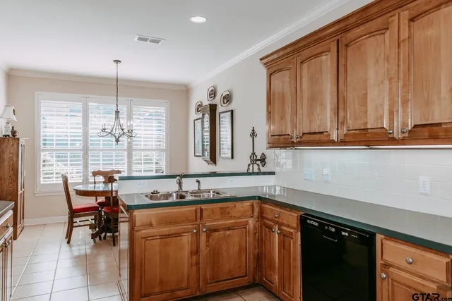 $349,900 | 634 Whiteoak Lane, Tyler, TX 75703