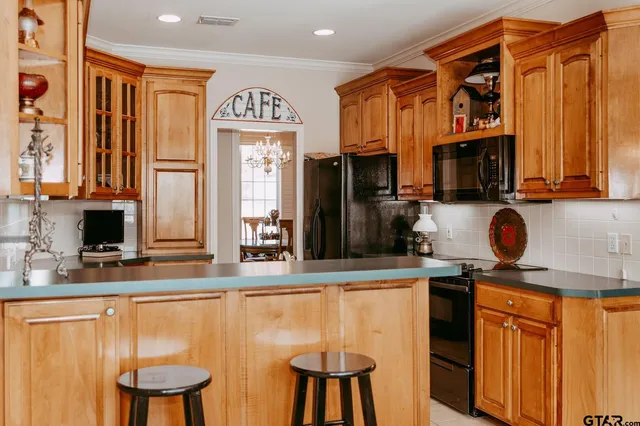 $349,900 | 634 Whiteoak Lane, Tyler, TX 75703