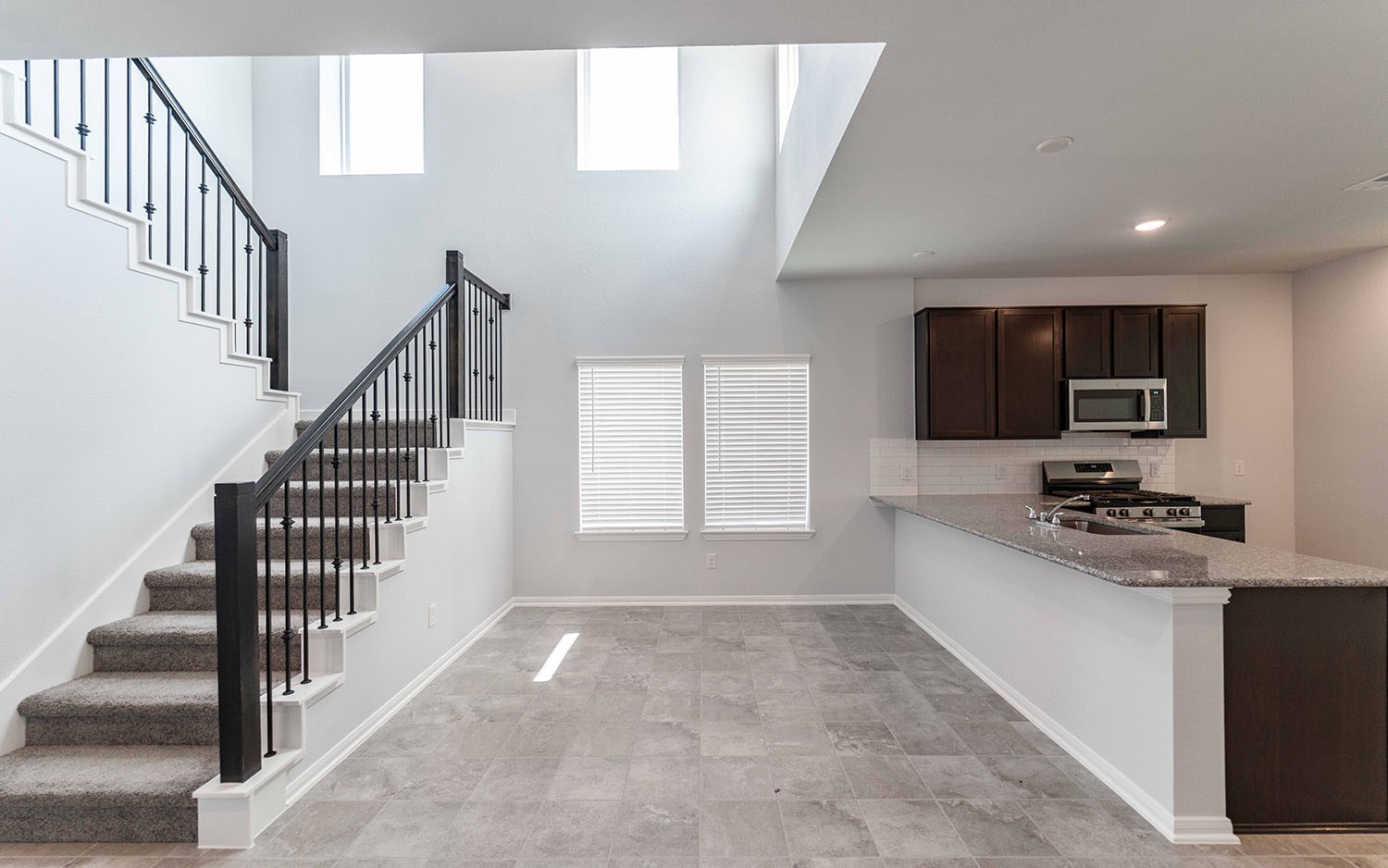 3611 Cardinal Pointe Drive Angleton, TX 77515 - Photo 3 of 18