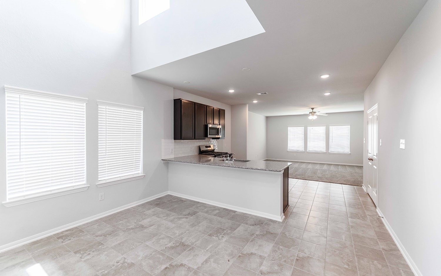 3611 Cardinal Pointe Drive Angleton, TX 77515 - Photo 5 of 18