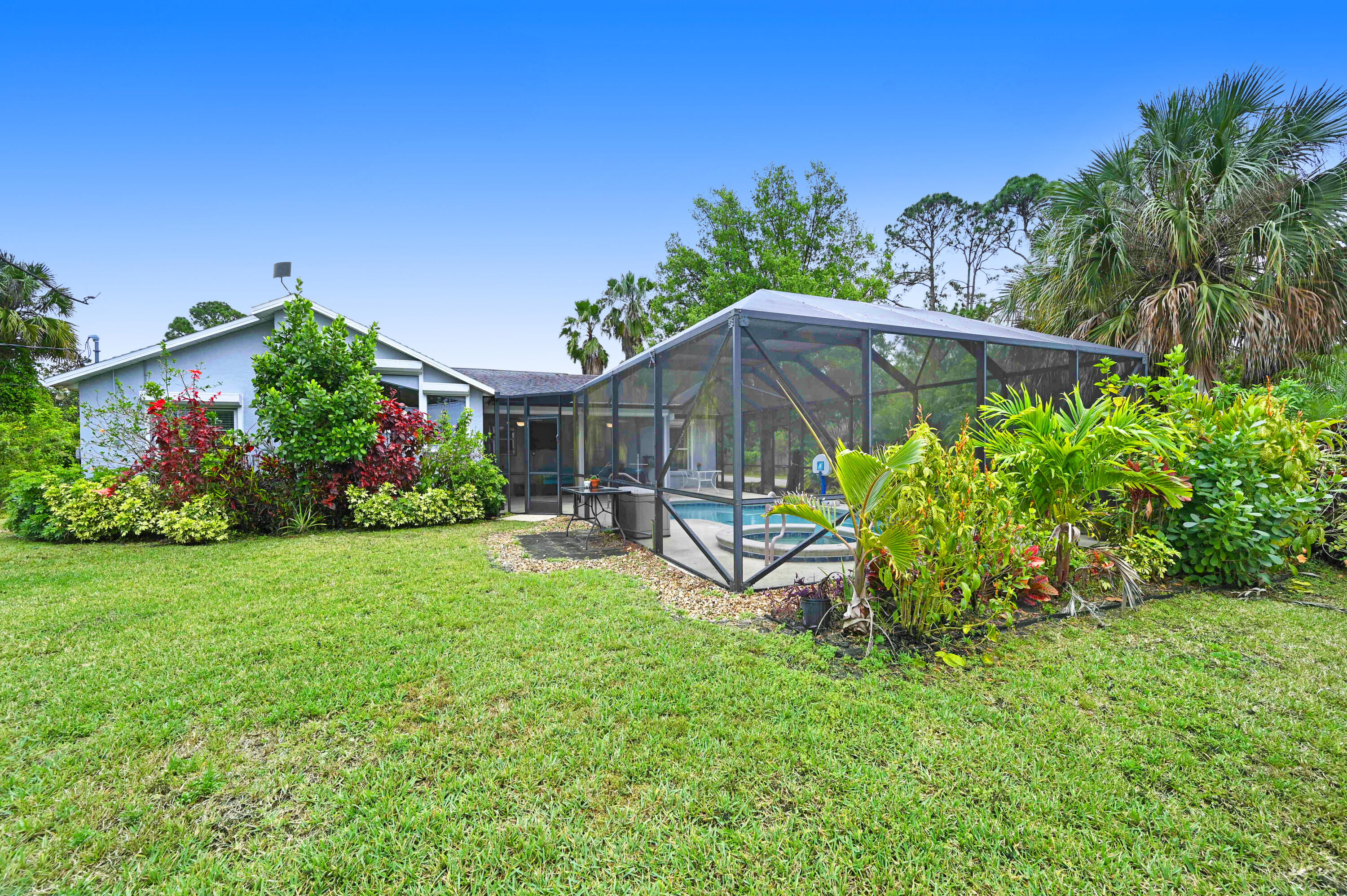 1498 Hardey Road Southwest Palm Bay, FL 32908 - Photo 6 of 50 DSC_0660