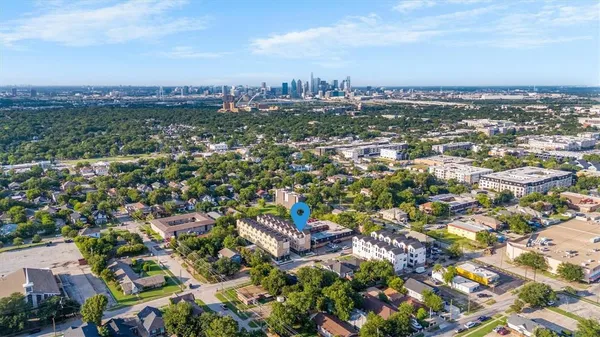 $3,350 | 723 West 10th Street, Unit 103, Dallas, TX 75208