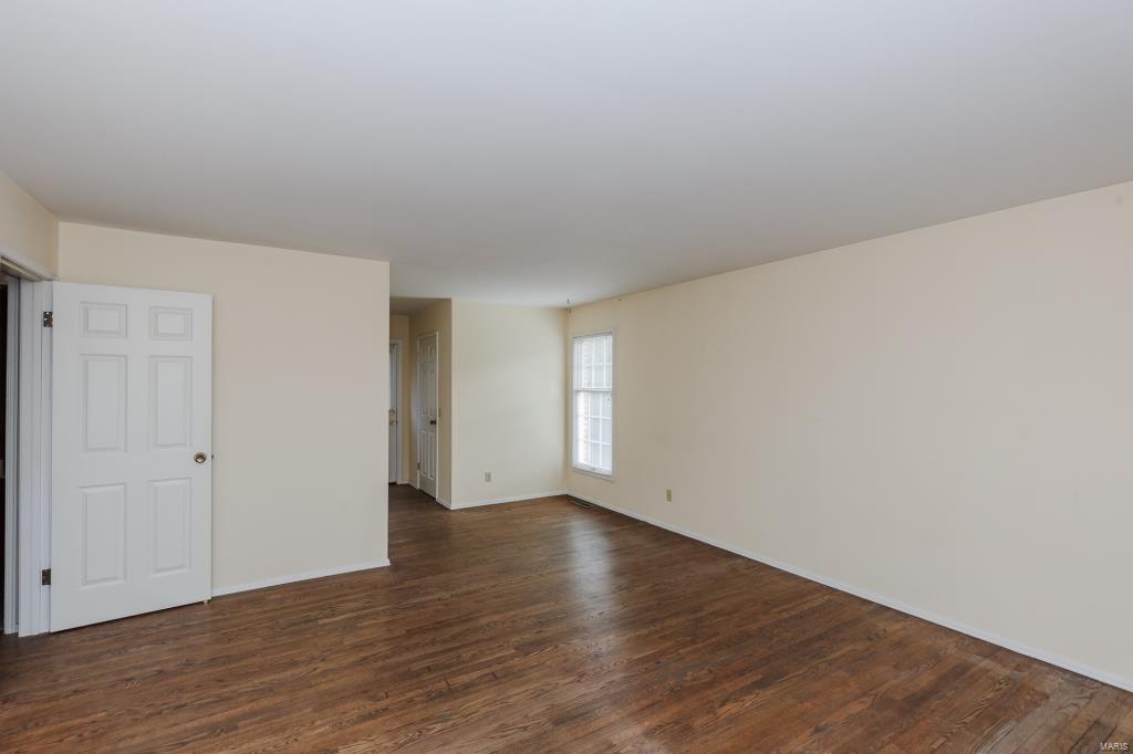 14340 Ladue Road Chesterfield, MO 63017 - Photo 17 of 32