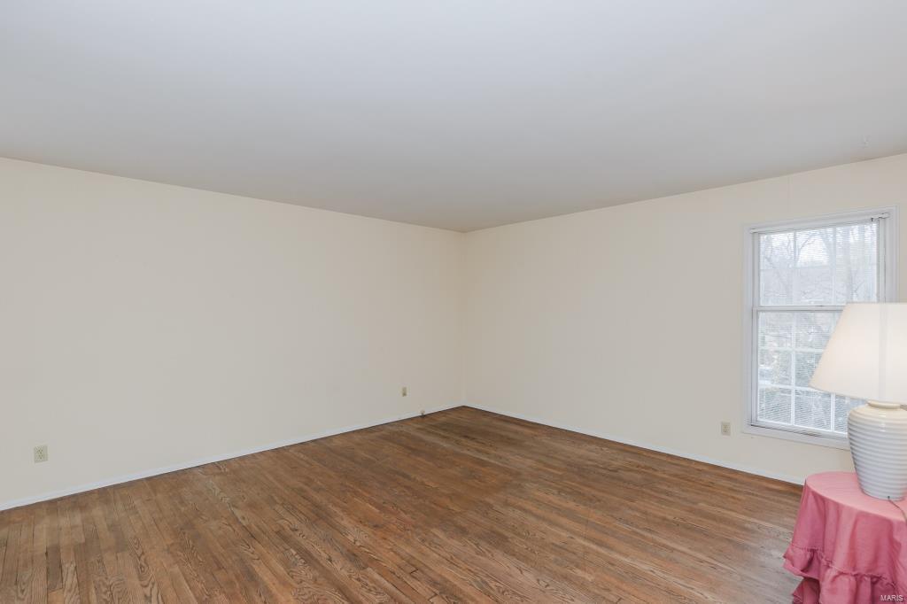 14340 Ladue Road Chesterfield, MO 63017 - Photo 18 of 32