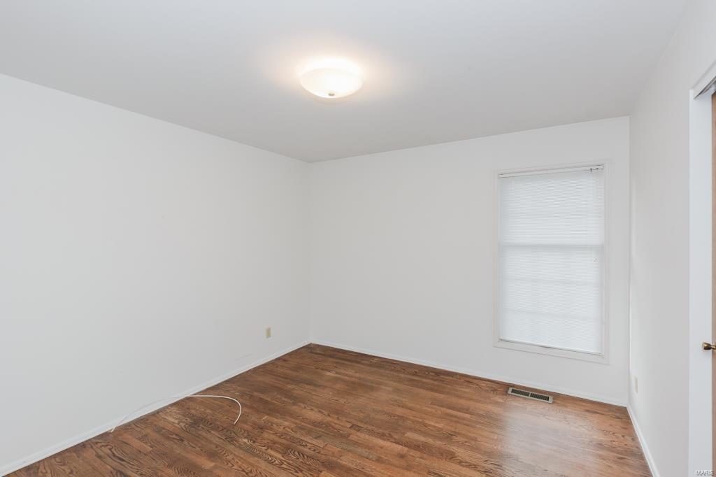 14340 Ladue Road Chesterfield, MO 63017 - Photo 22 of 32