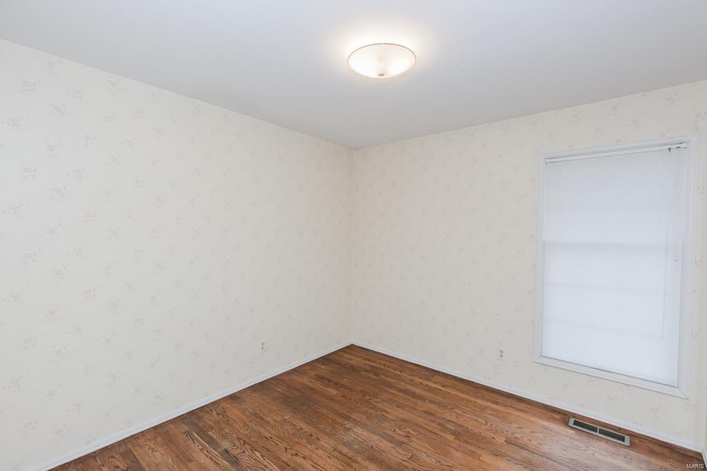 14340 Ladue Road Chesterfield, MO 63017 - Photo 24 of 32