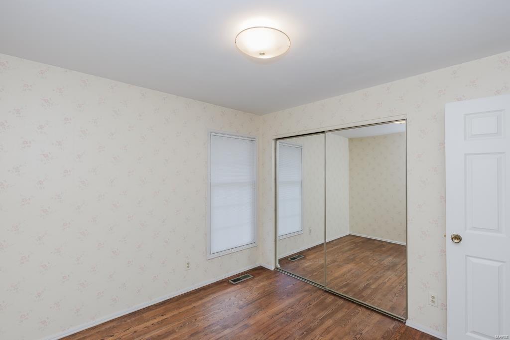 14340 Ladue Road Chesterfield, MO 63017 - Photo 25 of 32