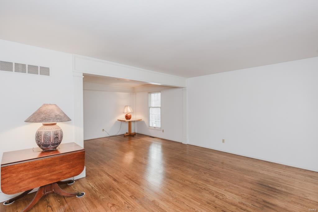 14340 Ladue Road Chesterfield, MO 63017 - Photo 5 of 32