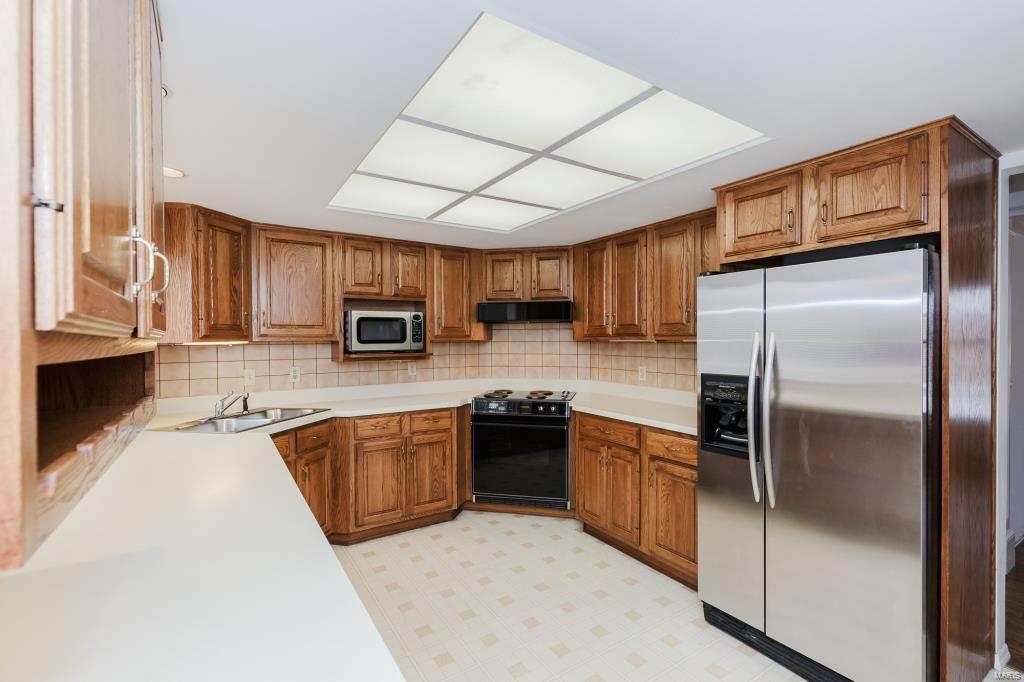 14340 Ladue Road Chesterfield, MO 63017 - Photo 8 of 32