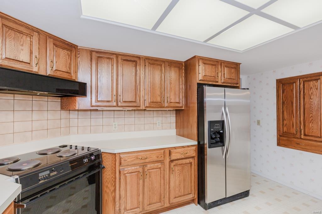 14340 Ladue Road Chesterfield, MO 63017 - Photo 9 of 32