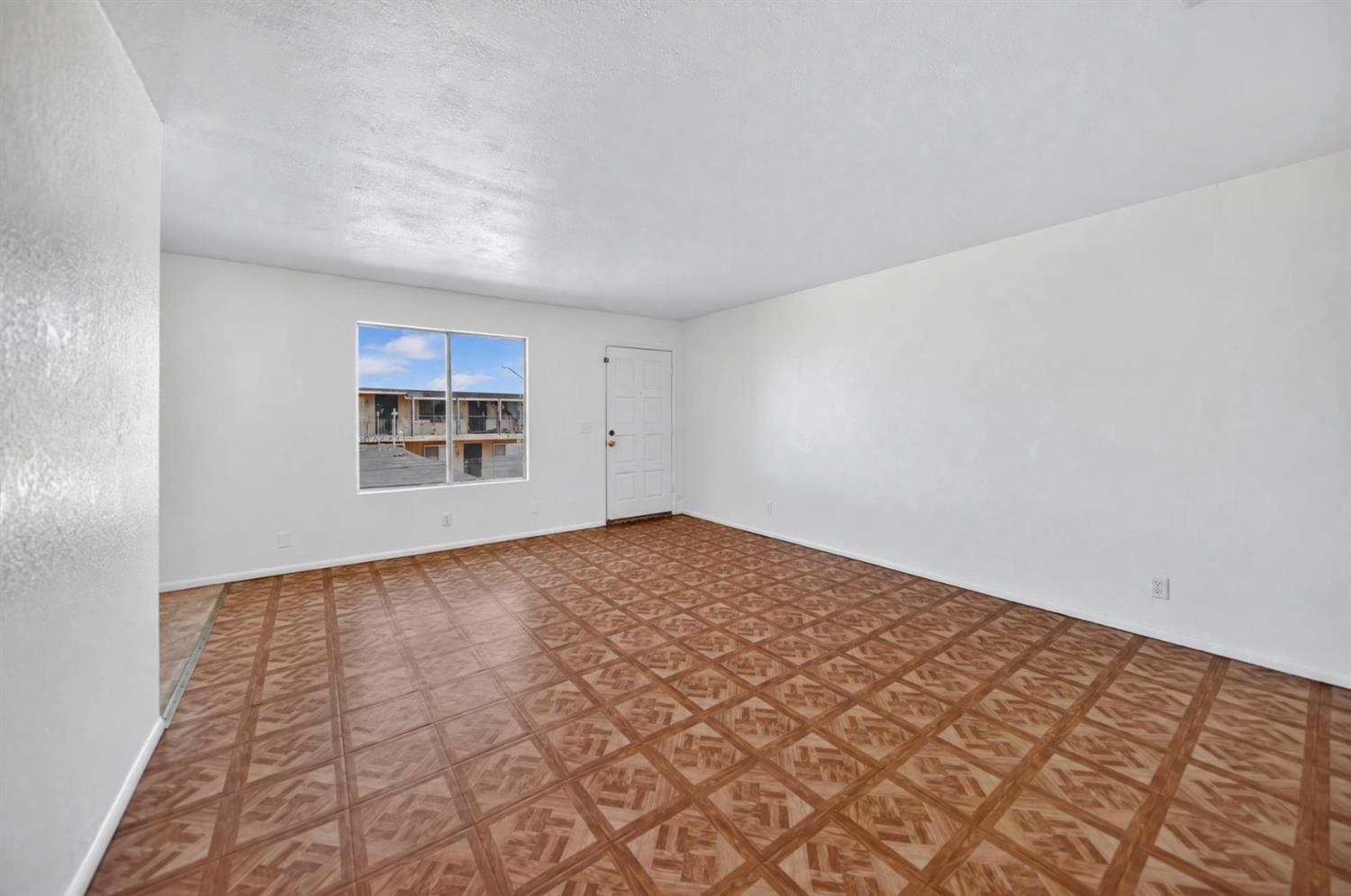 657 West Parlier Avenue, Unit 130 Reedley, CA 93654 - Photo 17 of 19 Gallery Image 17