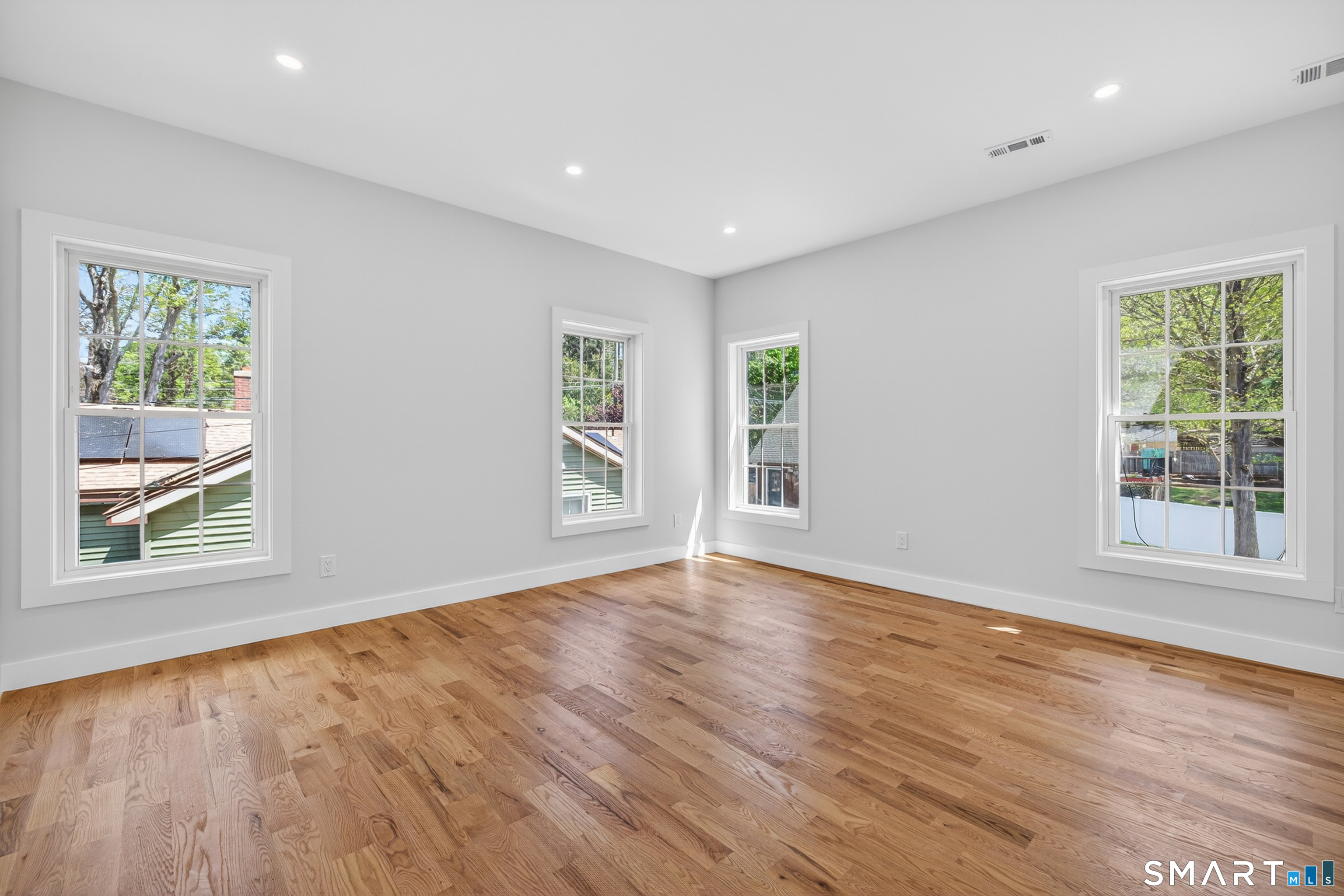 367 South End Road Southington, CT 06479 - Photo 5 of 40