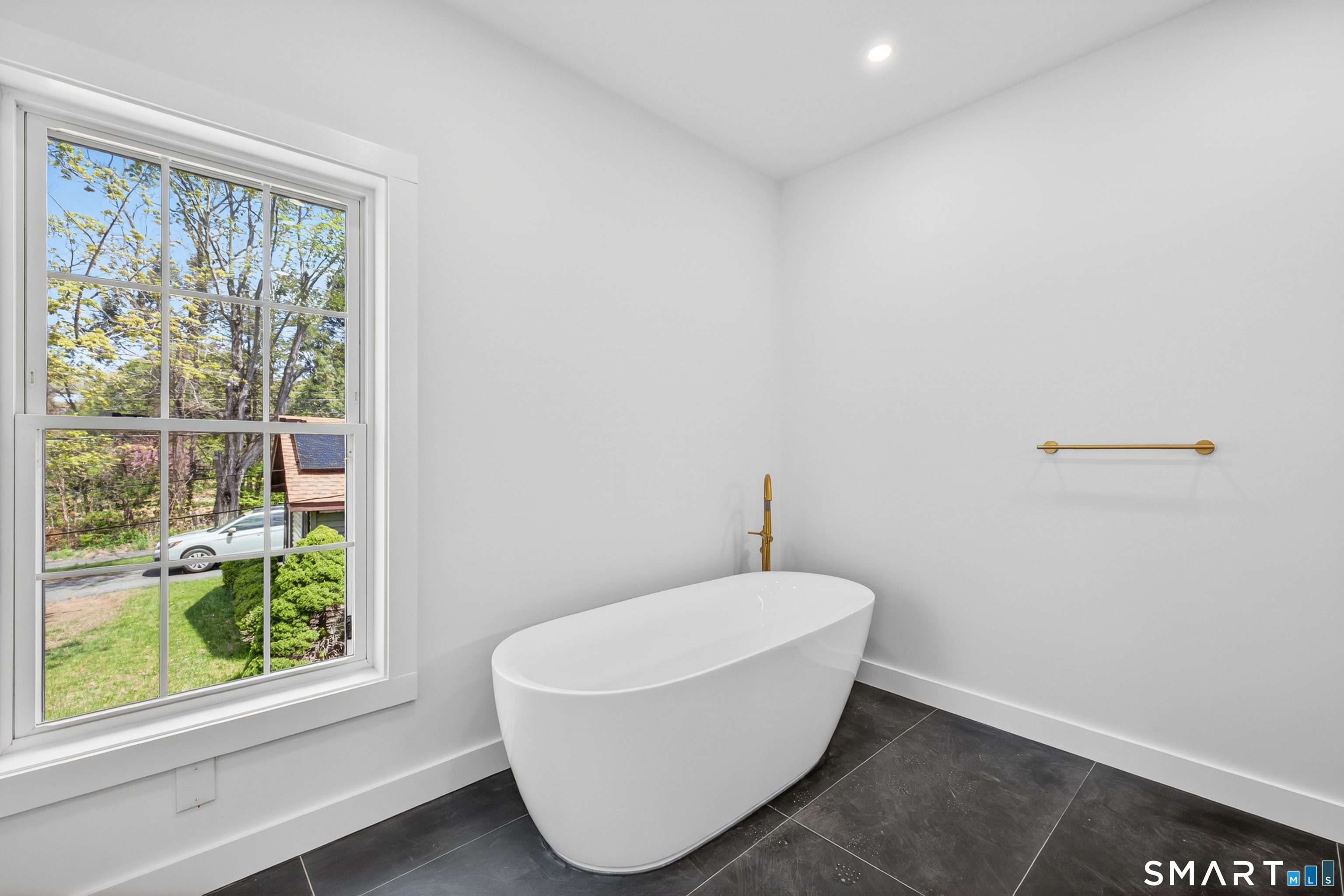 367 South End Road Southington, CT 06479 - Photo 10 of 40
