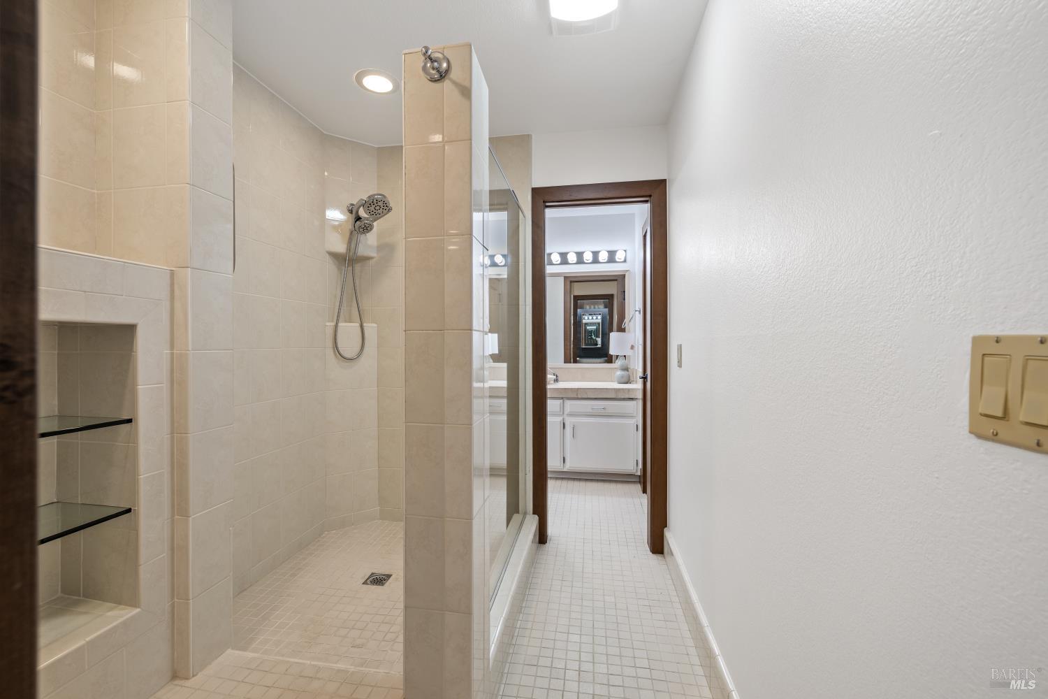 2740 River Road Windsor, CA 95492 - Photo 21 of 42 Gallery Image 21