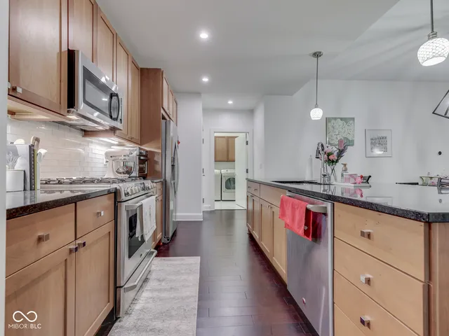 $425,000 | 222 North East Street, Unit 103, Indianapolis, IN 46204