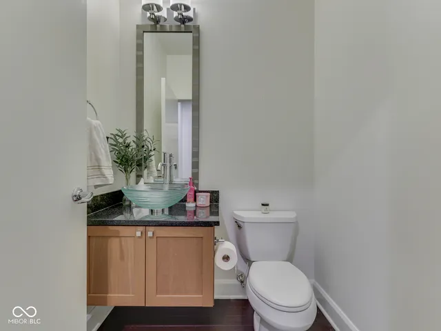 $425,000 | 222 North East Street, Unit 103, Indianapolis, IN 46204