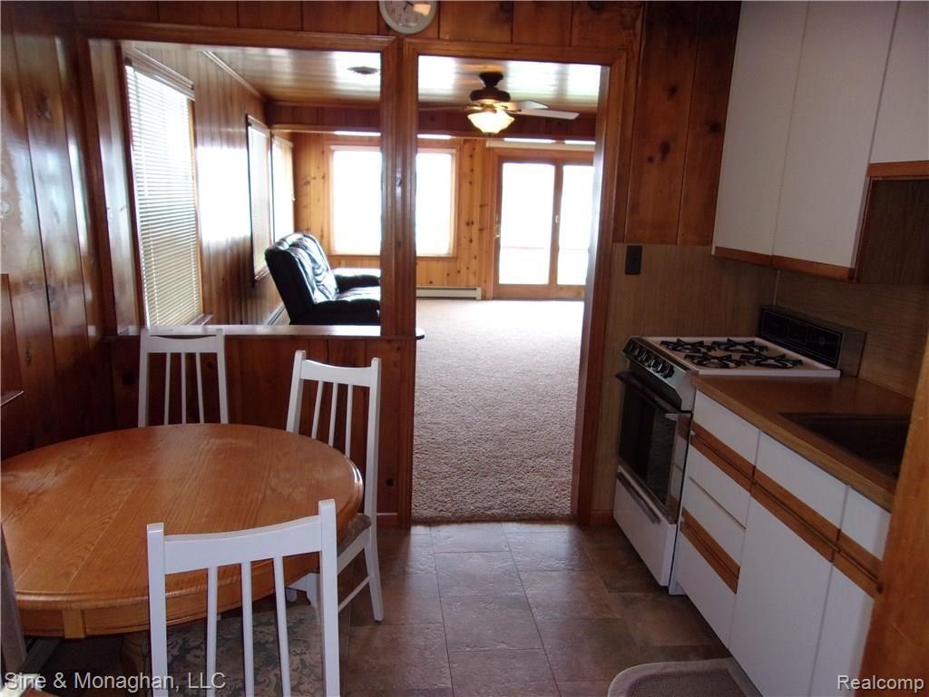 8075 North River Road Marine City, MI 48039 - Photo 20 of 38 100_0076.JPG