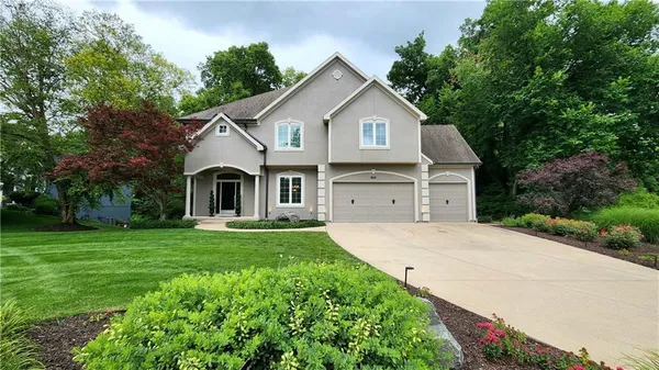 $639,000 | 10202 Northwest River Hills Drive, Parkville, MO 64152