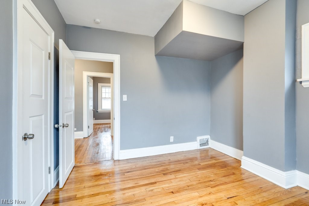 3393 Cedarbrook Road Cleveland, OH 44118 - Photo 27 of 43 Bedroom 4
