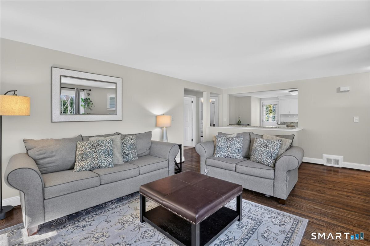 14 Gracewell Road Wethersfield, CT 06109 - Photo 7 of 30 Gallery Image 7