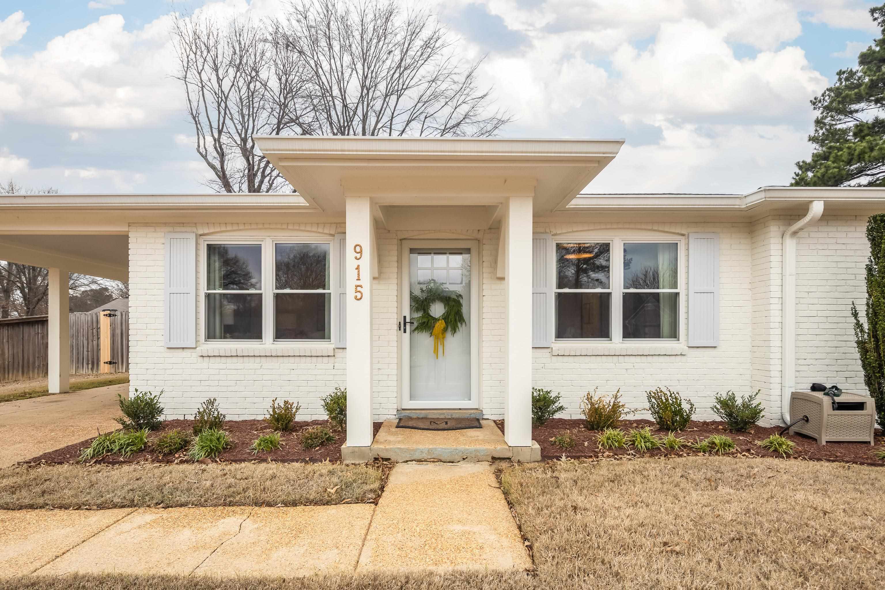915 Greencliff Road Collierville, TN 38017 - Photo 2 of 32 a front view of a house