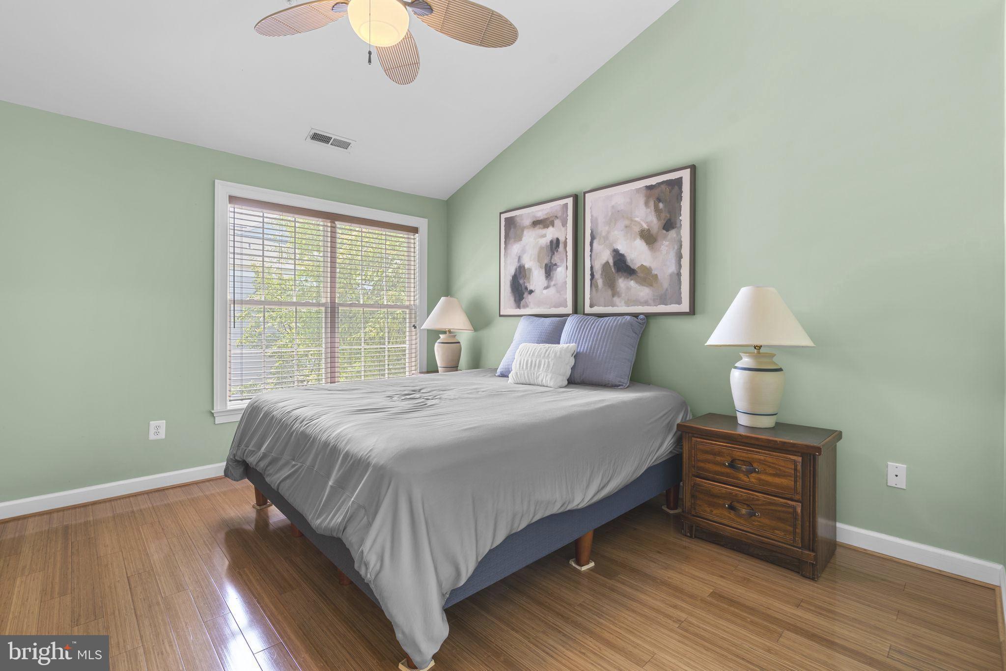 2023 Compton Court Annapolis, MD 21401 - Photo 15 of 35 Large primary suite