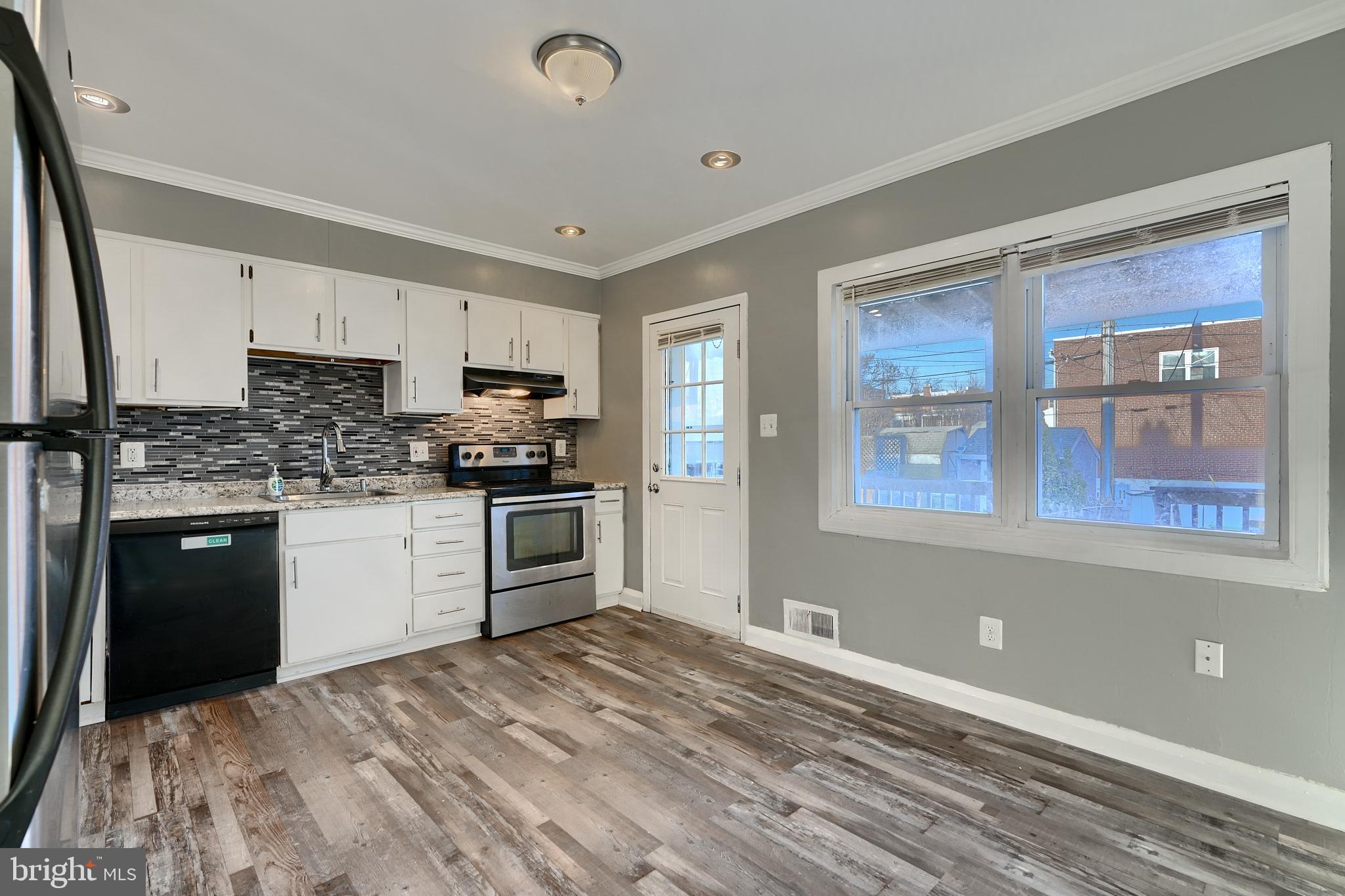 1259 Haverhill Road Baltimore, MD 21229 - Photo 12 of 40 Kitchen with Stainless Steel Appliances