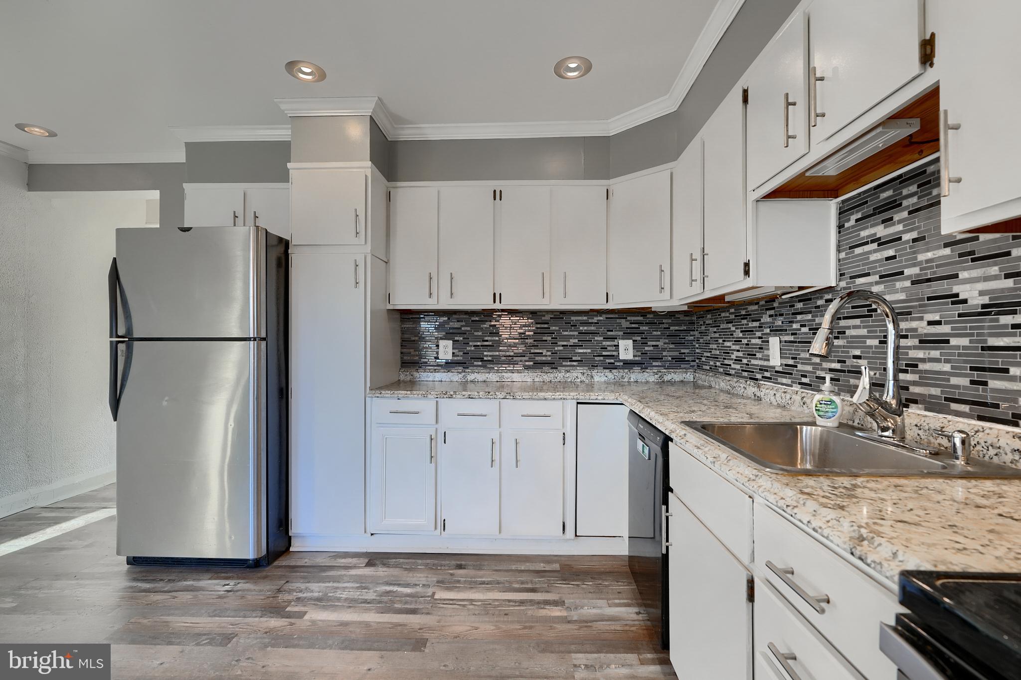 1259 Haverhill Road Baltimore, MD 21229 - Photo 17 of 40 Kitchen Backsplash