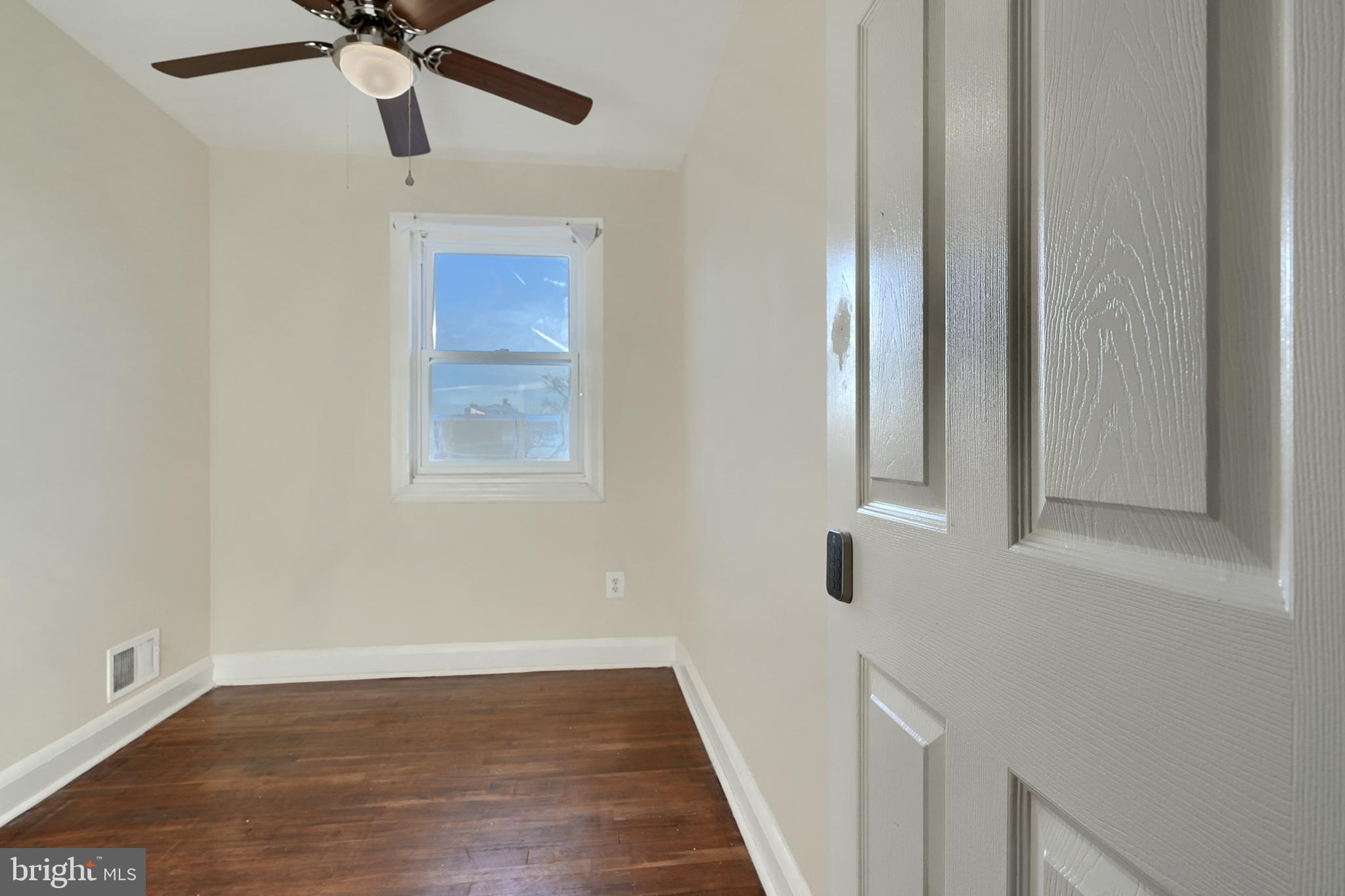 1259 Haverhill Road Baltimore, MD 21229 - Photo 26 of 40 Bedroom 3
