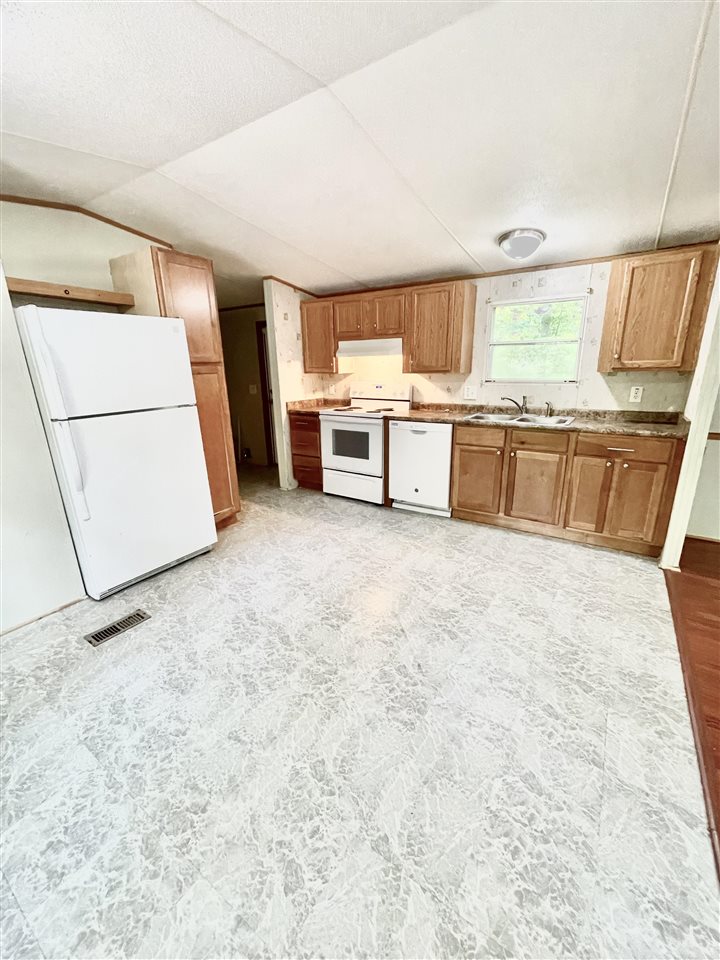 1654 Tate Road Drummonds, TN 38023 - Photo 4 of 19 Gallery Image 4