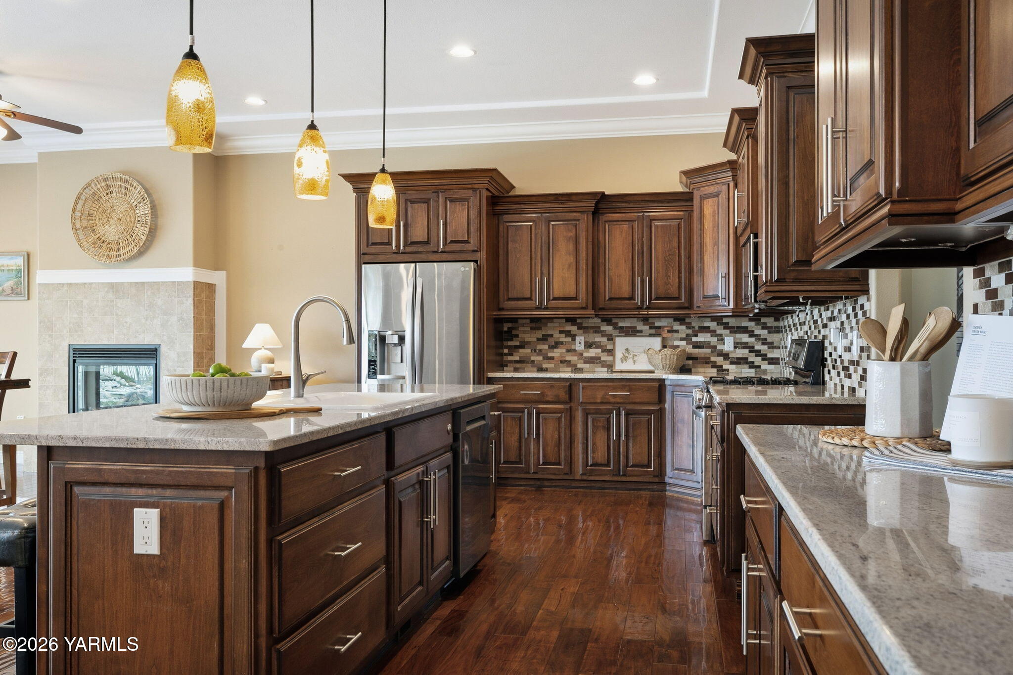 7501 Crestfields Road Yakima, WA 98903 - Photo 16 of 42 Gourmet Kitchen