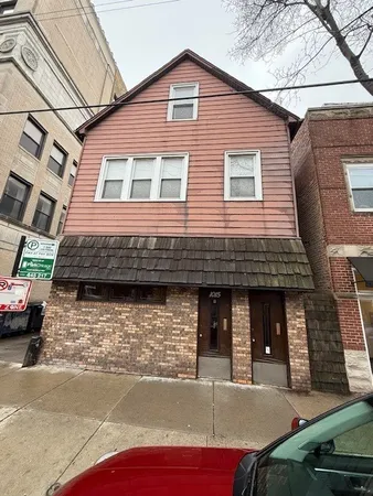 $700,000 | 1015 West Belmont Avenue, Chicago, IL 60657
